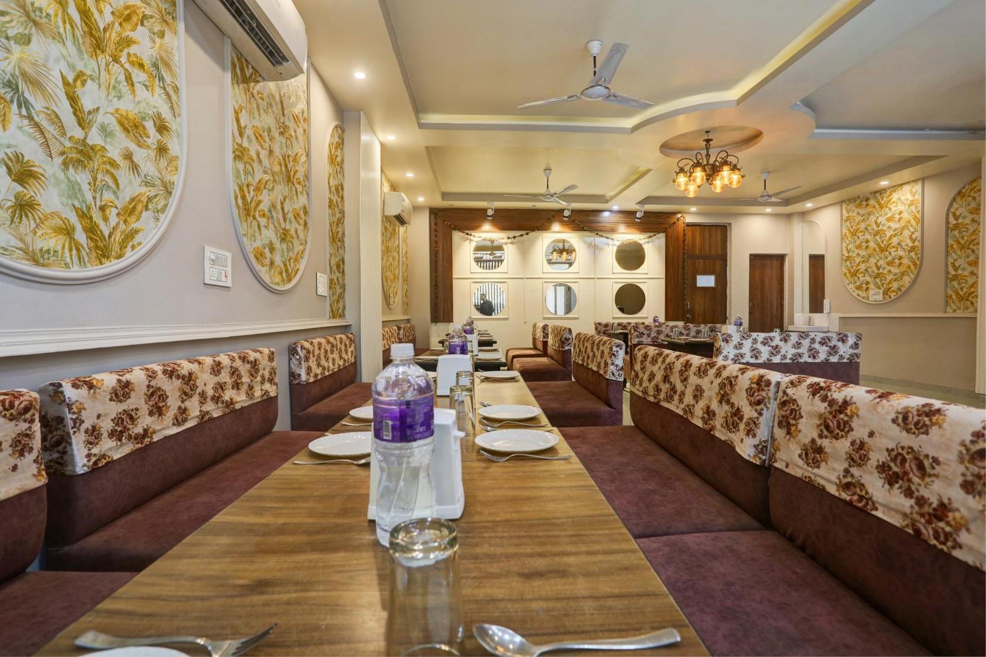 Hotel Collection O Jairaj Alwar Esterno foto