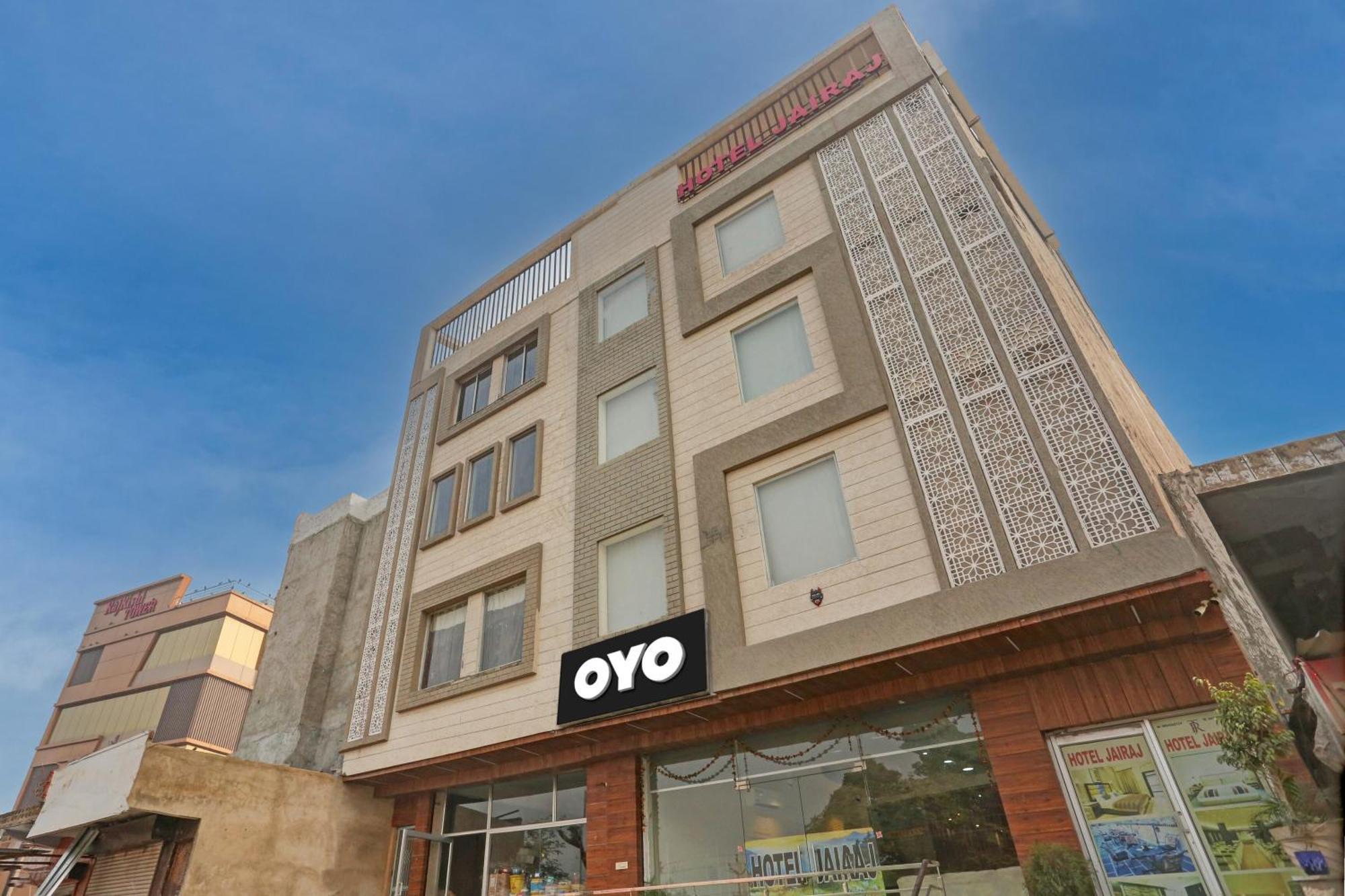 Hotel Collection O Jairaj Alwar Esterno foto