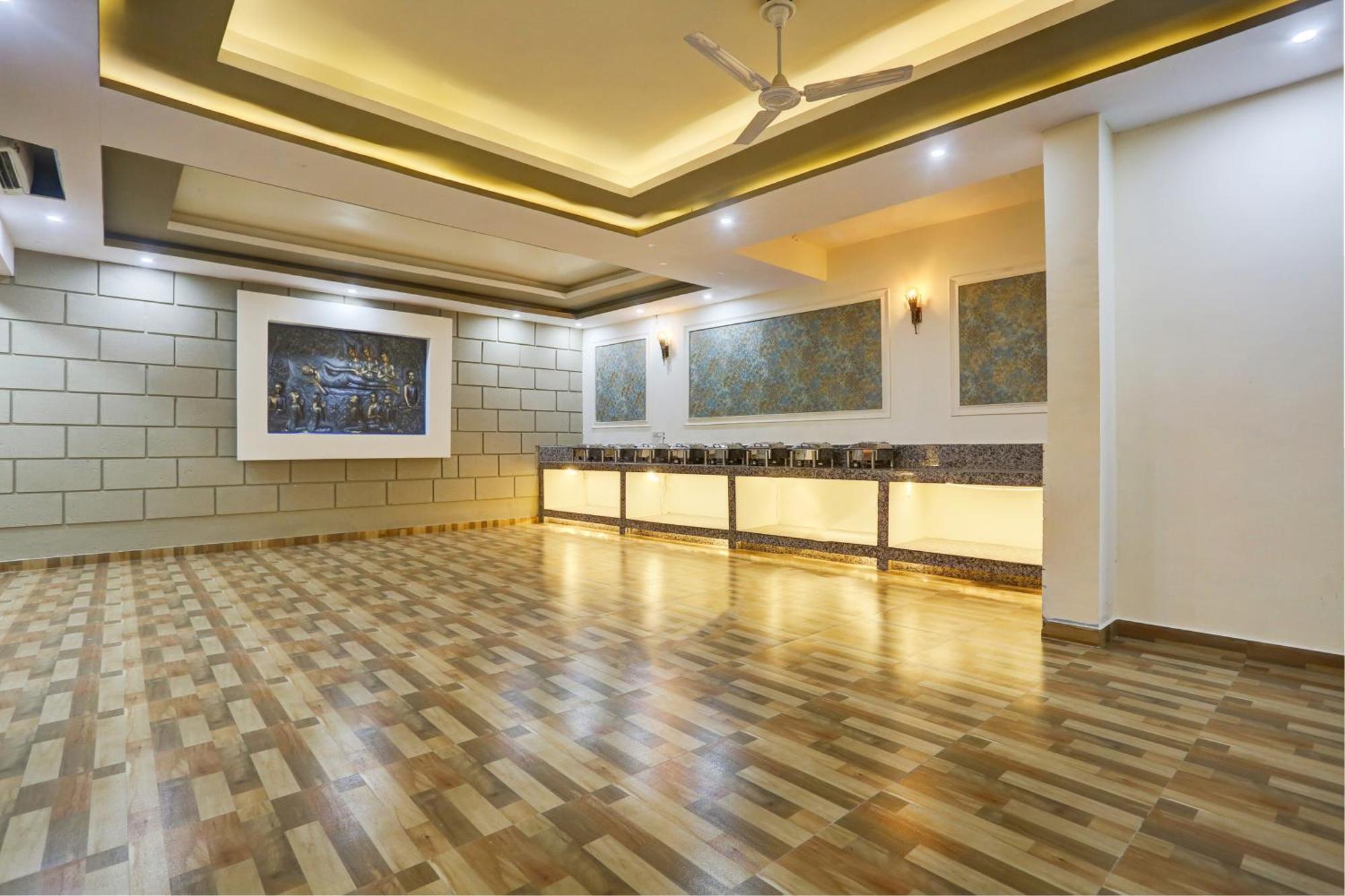 Hotel Collection O Jairaj Alwar Esterno foto